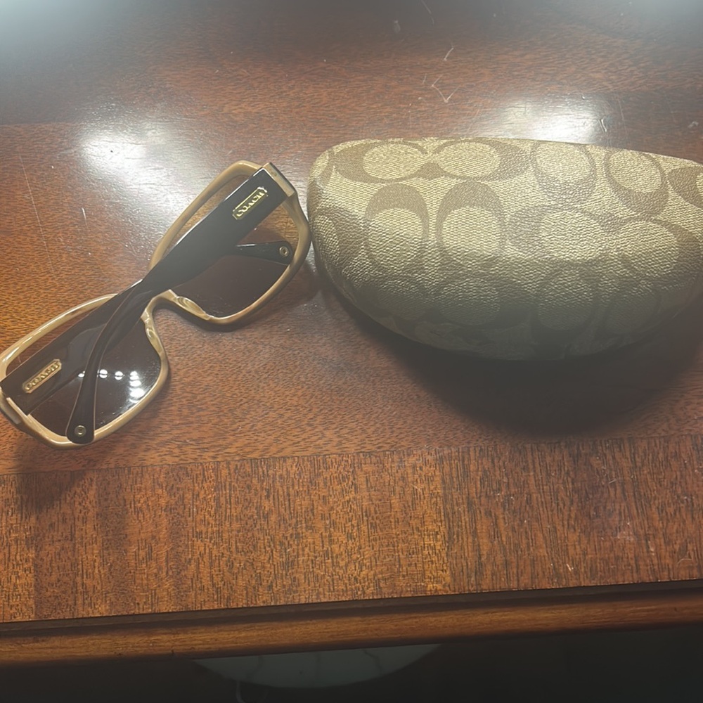 Coach sunglasses - Picture 4 of 4